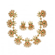 P Mangatram presents jewellery in US